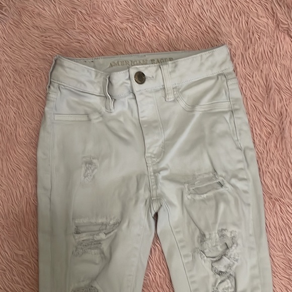 AMERICAN EAGLE OUTFITTERS - Size 0 - High Rise Jegging Crop - Distressed - Picture 4 of 14